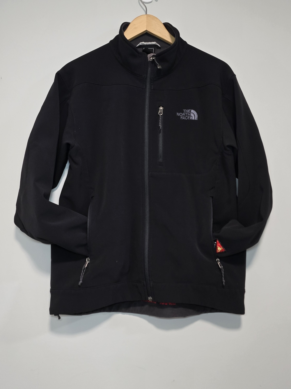 The North Face APEX 7 Summits Project Men’s Black Softshell Fleece